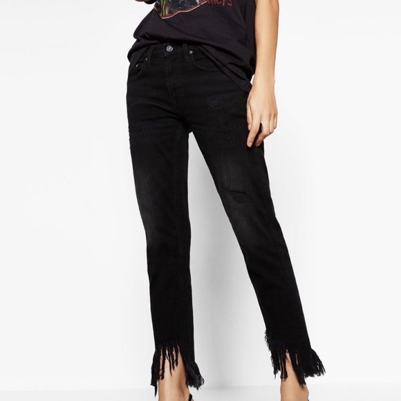 Zara Denim - Zara Slim Boyfriend Jeans Frayed Hem Black Size 4
